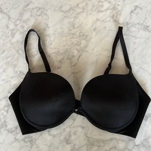 Victoria’s Secret Black Plunge Pushup Bra Sz 36C NWOT